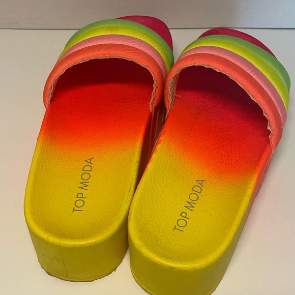 Top Moda Rainbow Ombre Platform Y2K Neon Wide Strap Slip-On Slides Size 6 - Picture 2 of 7